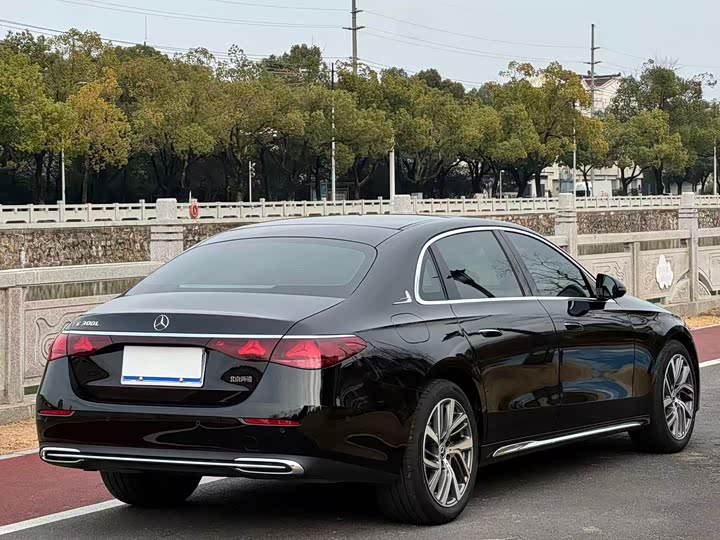 Mercedes-Benz E-Class 2025 2025款 E 300 L 时尚型