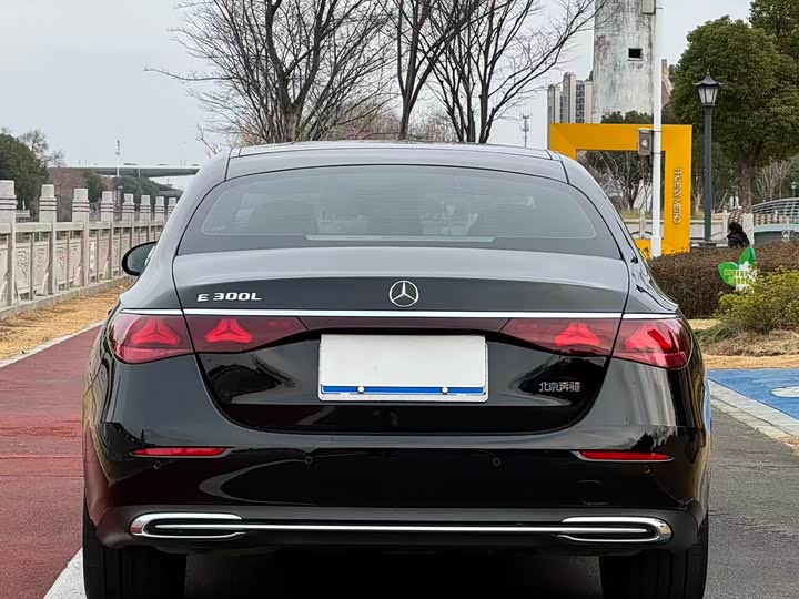Mercedes-Benz E-Class 2025 2025款 E 300 L 时尚型