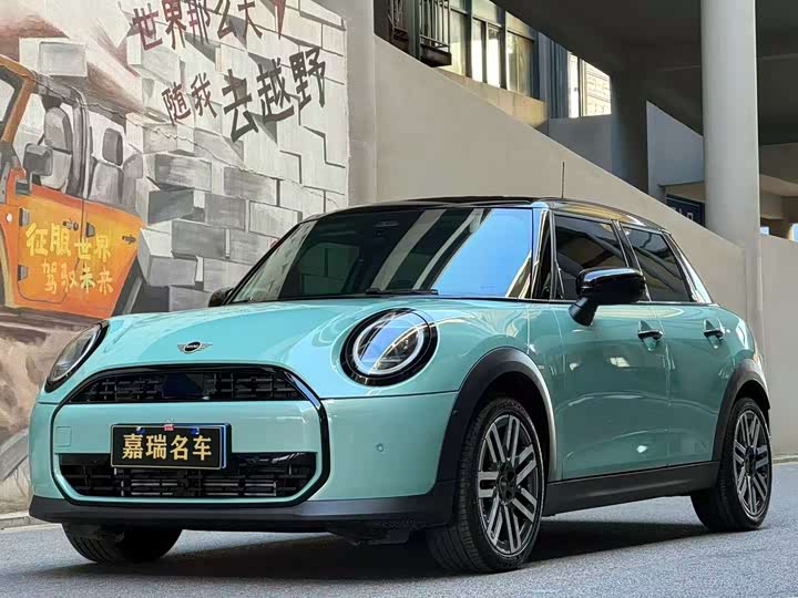 Mini Mini 2025 2025款 1.5T COOPER 经典派 五门版