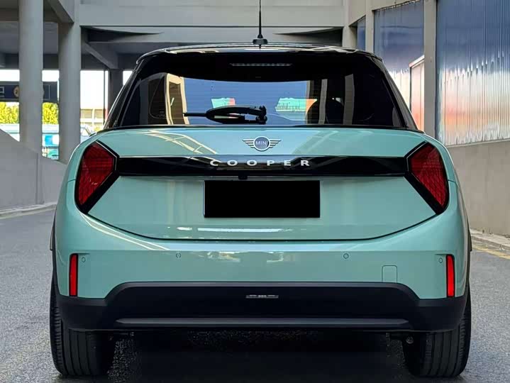 Mini Mini 2025 2025款 1.5T COOPER 经典派 五门版