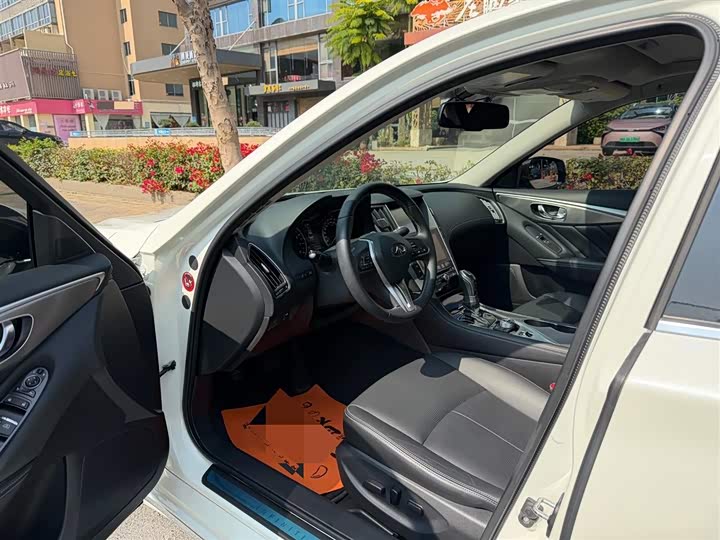 Infiniti Q50L 2021 2021款 2.0T 进享版