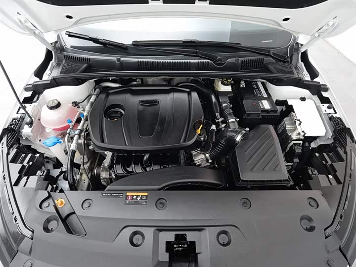 Geely Emgrand 2025 2025款 第4代 1.5L 手动龙腾版