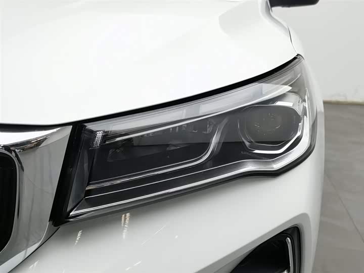 Geely Emgrand 2025 2025款 第4代 1.5L 手动龙腾版