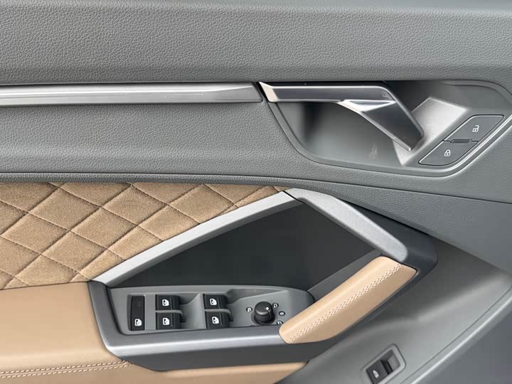 Audi Q3 2024 2024款 40 TFSI 时尚动感型