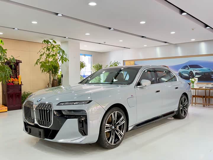 BMW i7 2023 2023款 eDrive50L 领先M运动套装