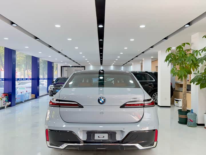 BMW i7 2023 2023款 eDrive50L 领先M运动套装