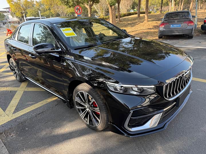 Geely Preface 2026 2026款 东方曜 1.5TD 昆仑版