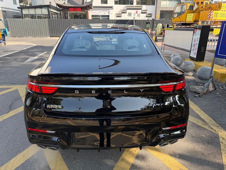 Geely Preface 2026 2026款 东方曜 1.5TD 昆仑版