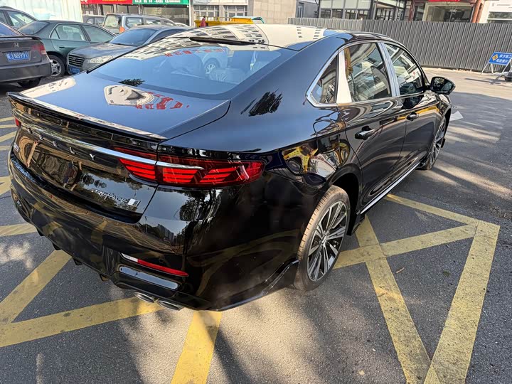 Geely Preface 2026 2026款 东方曜 1.5TD 昆仑版