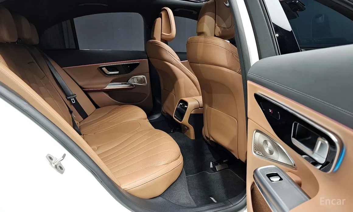 Mercedes-Benz E-Class 2024 E300 4MATIC AMG Line