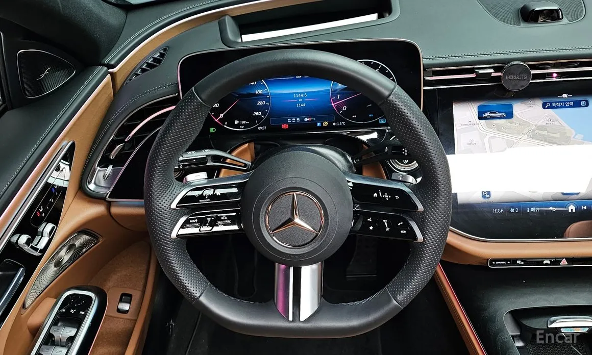 Mercedes-Benz E-Class 2024 E300 4MATIC AMG Line