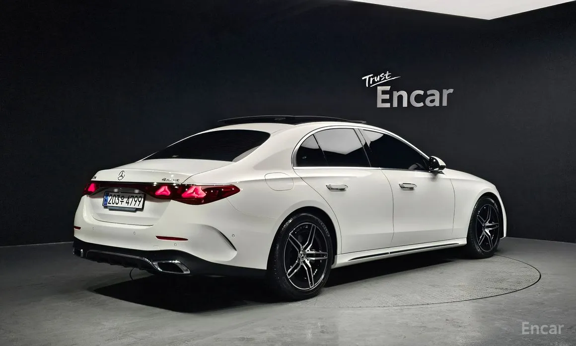 Mercedes-Benz E-Class 2024 E300 4MATIC AMG Line