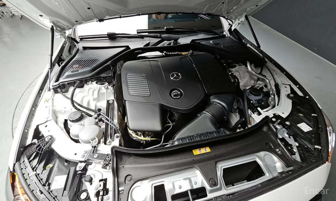 Mercedes-Benz E-Class 2024 E300 4MATIC AMG Line