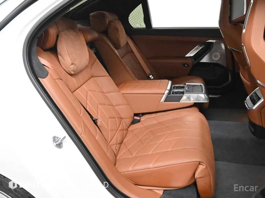 BMW i7 2022 xDrive 60 Design Pure Excellence