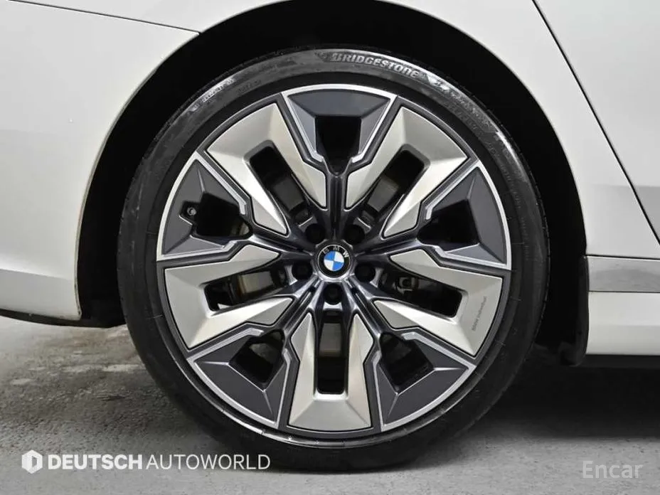 BMW i7 2022 xDrive 60 Design Pure Excellence