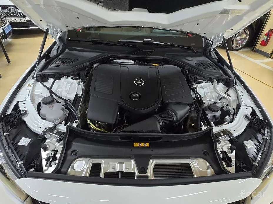 Mercedes-Benz E-Class 2024 E200 Avantgarde Limited