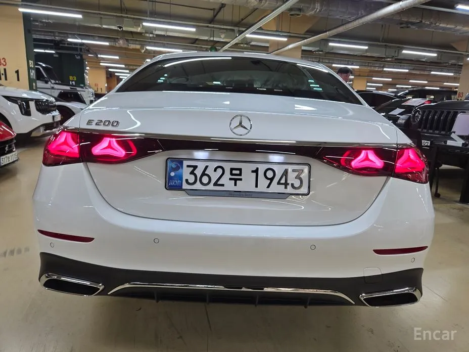 Mercedes-Benz E-Class 2024 E200 Avantgarde Limited