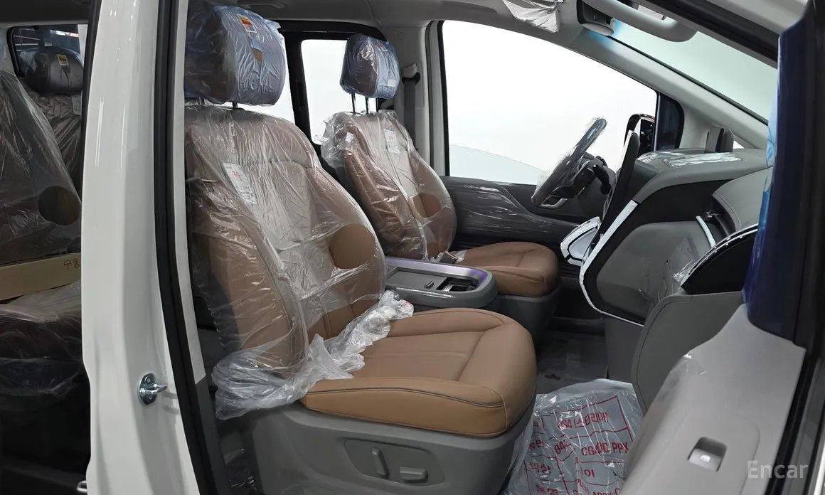 Hyundai Staria 2021 4WD Lounge 9-Seater