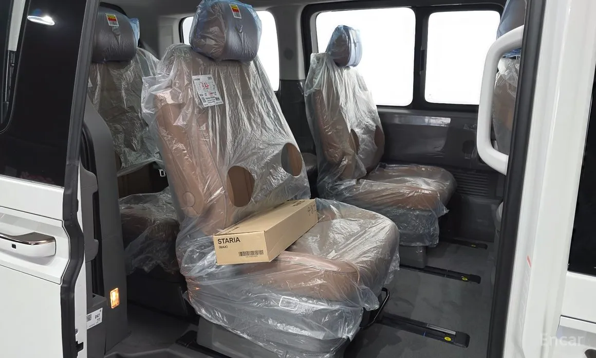 Hyundai Staria 2021 4WD Lounge 9-Seater