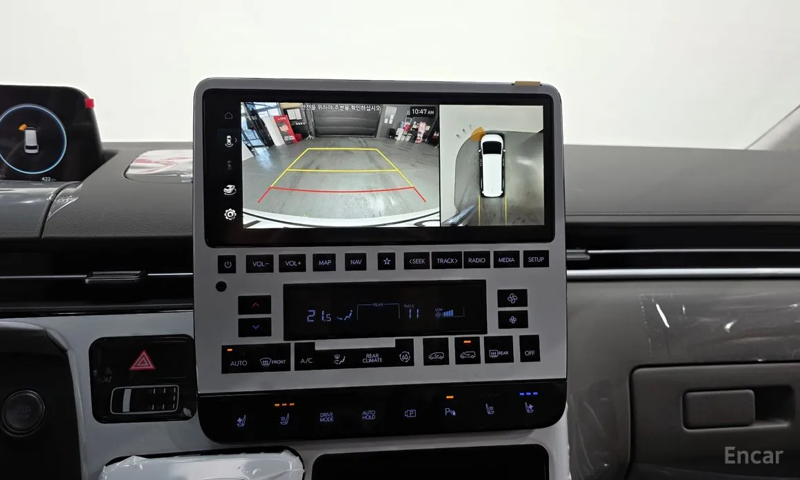 Hyundai Staria 2021 4WD Lounge 9-Seater