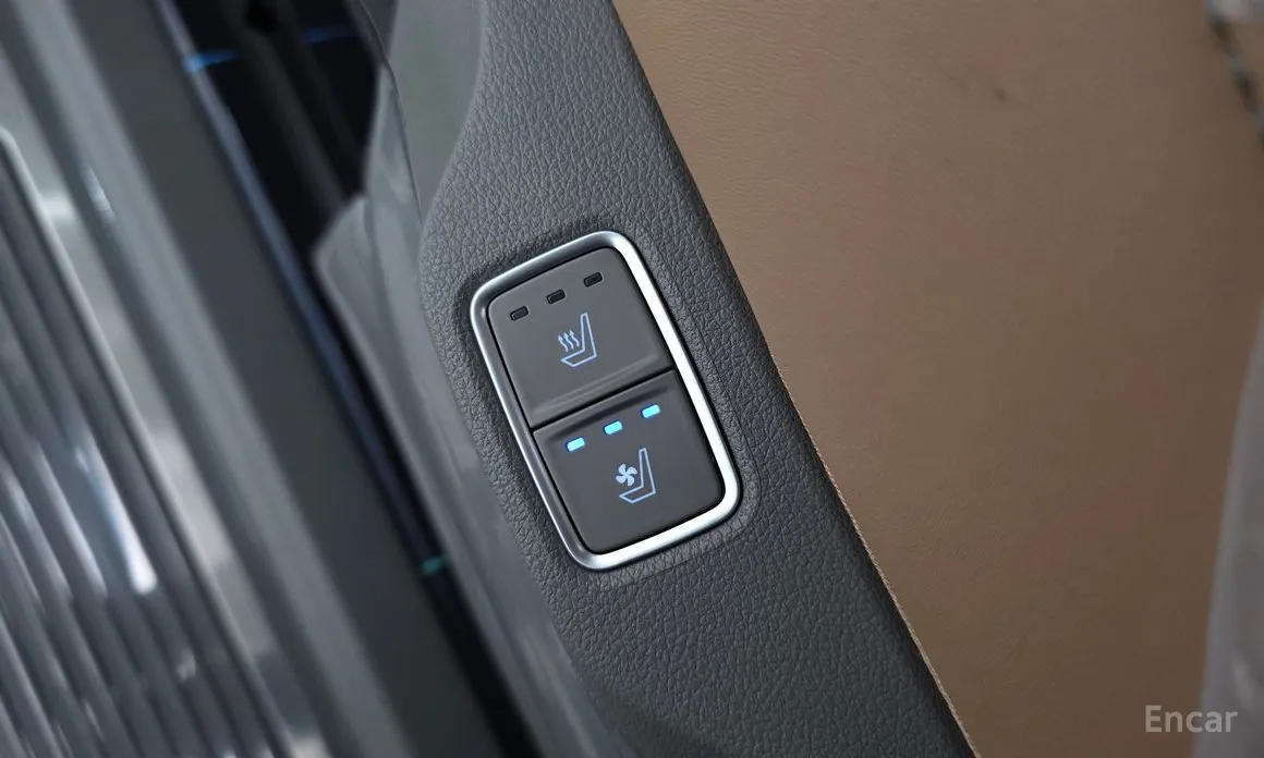 Hyundai Staria 2021 4WD Lounge 9-Seater