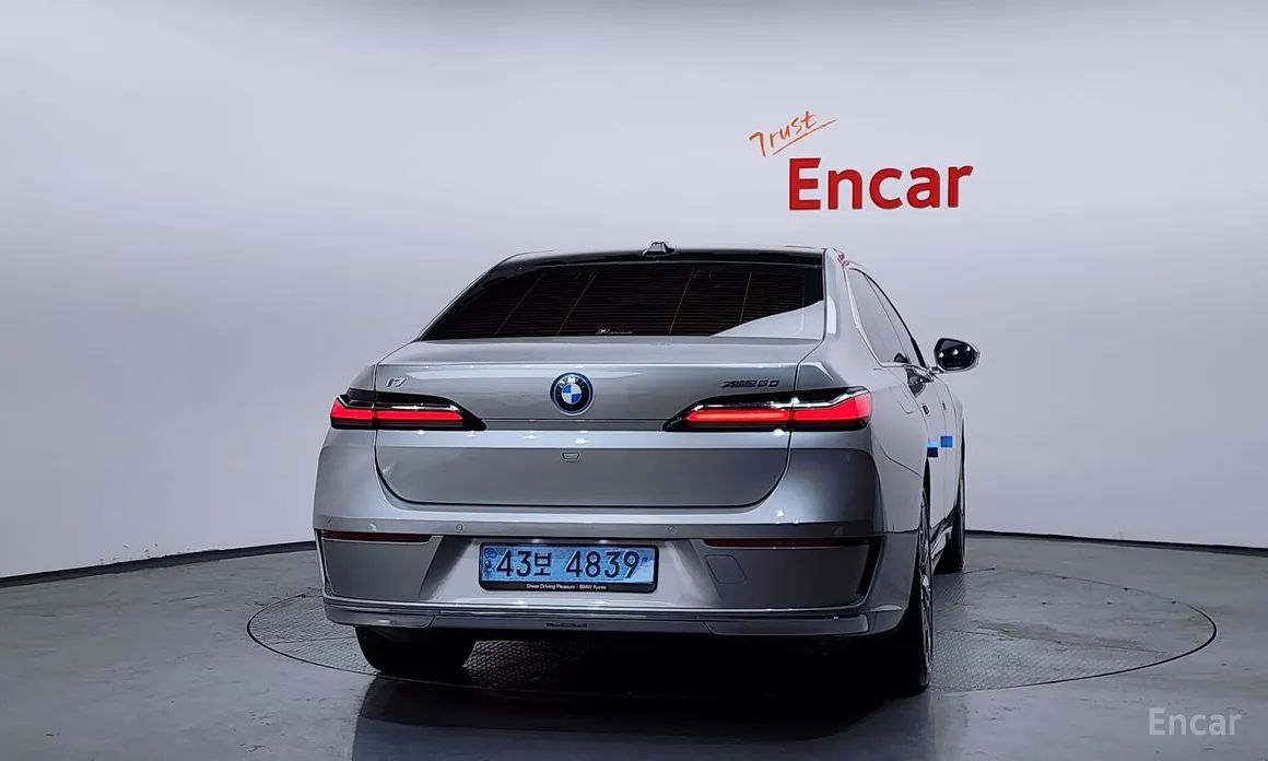 BMW i7 2022 xDrive 60 Design Pure Excellence