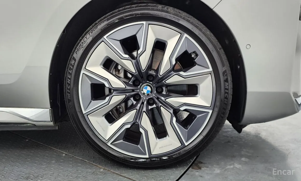 BMW i7 2022 xDrive 60 Design Pure Excellence