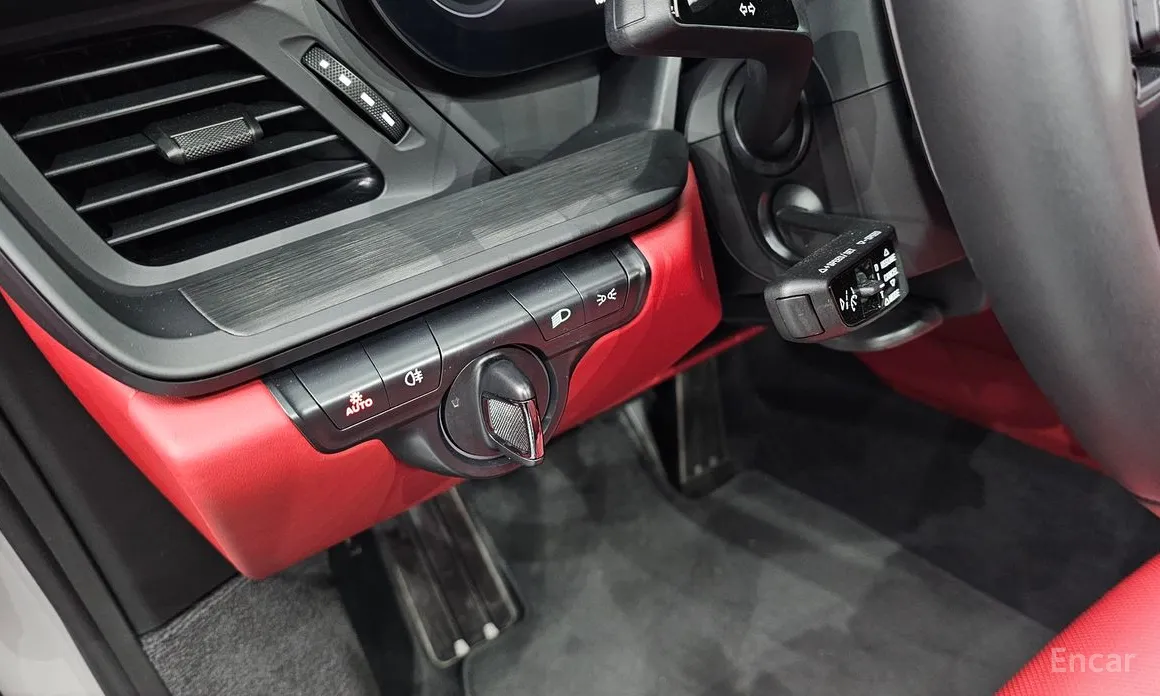 Porsche 911 2019 Carrera 4 GTS Cabriolet