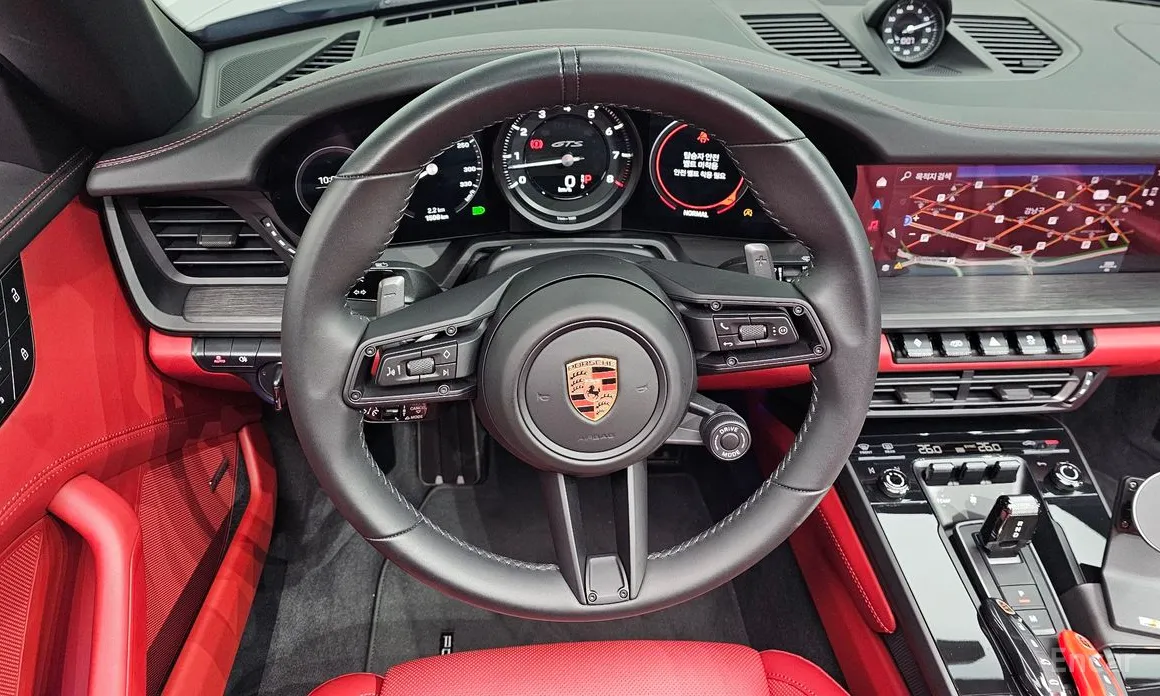 Porsche 911 2019 Carrera 4 GTS Cabriolet