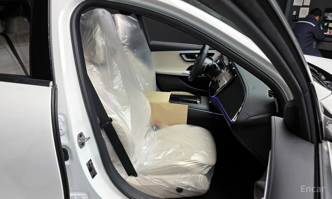 Mercedes-Benz E-Class 2024 E200 Avantgarde