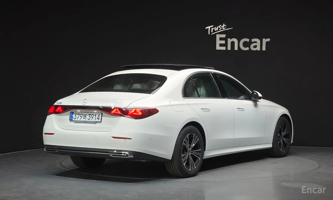 Mercedes-Benz E-Class 2024 E200 Avantgarde