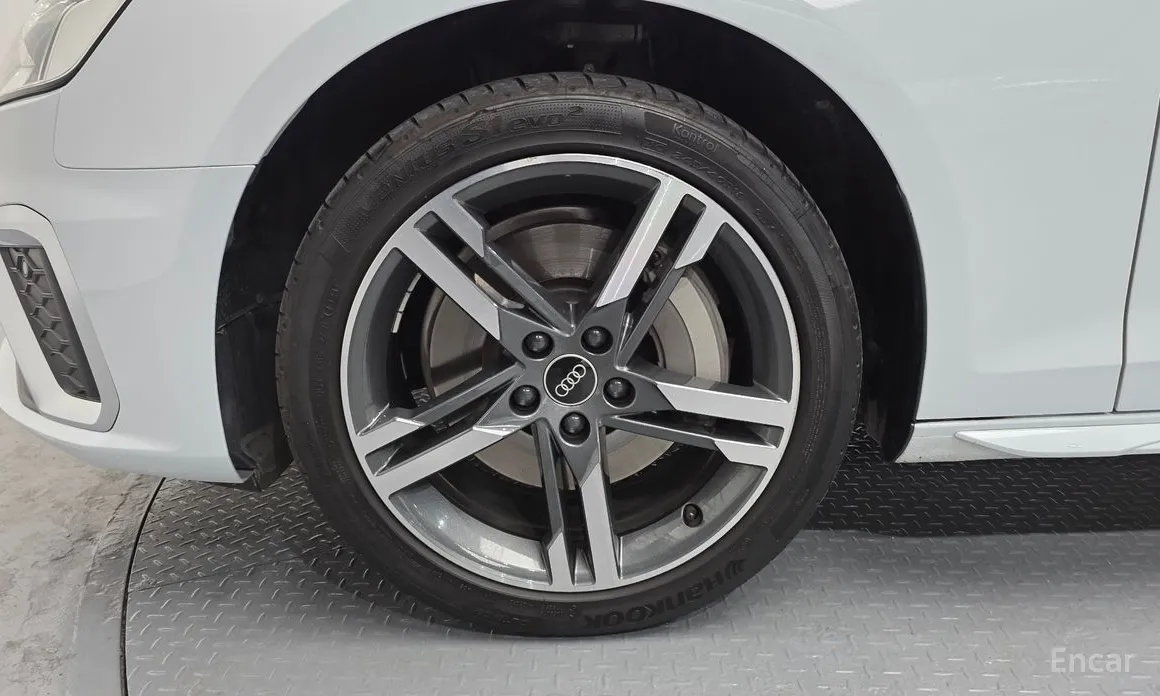 Audi A4 2016 45 TFSI Quattro Premium