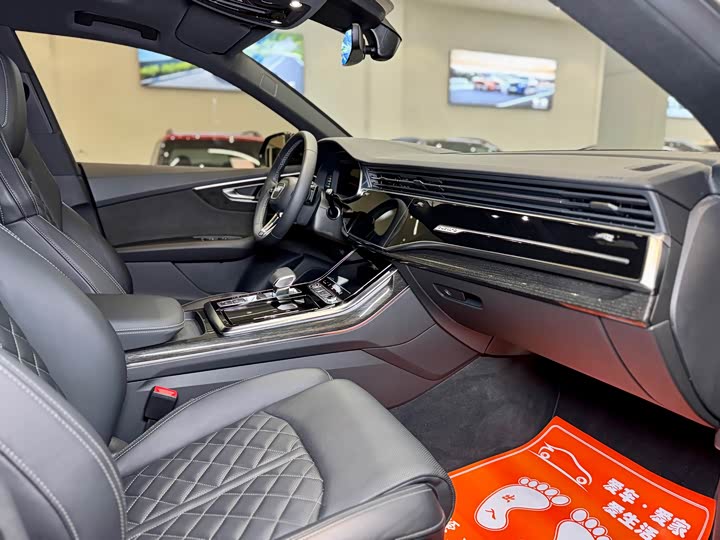 Audi Q8 2022 2022款 55 TFSI 臻选动感型