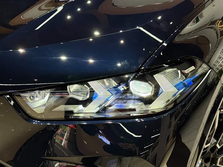 BMW X5 2025 2025款 xDrive 40Li M运动曜夜套装