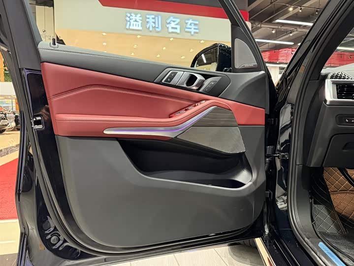 BMW X5 2025 2025款 xDrive 40Li M运动曜夜套装