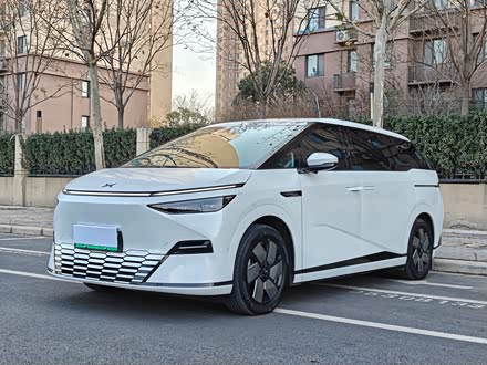 XPeng X9 2025 2025款 纯电 650长续航 Max