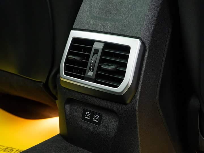 BMW 2 Series 2025 2025款 225L M运动曜夜套装