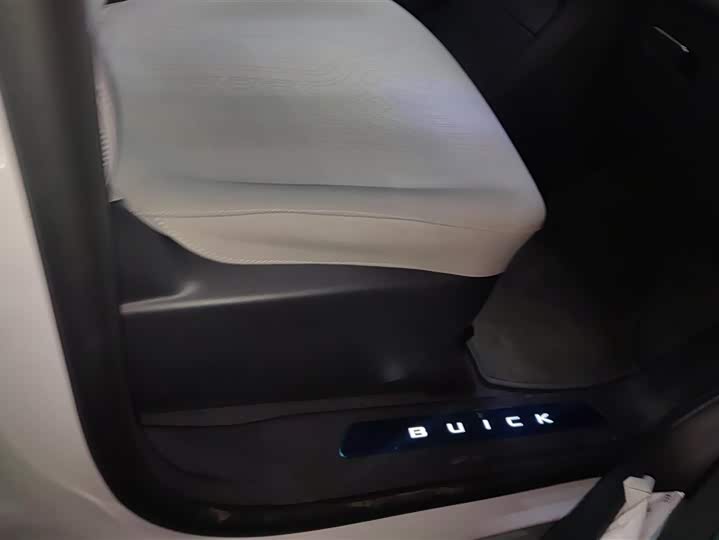 Buick GL8 ES 2025 2025款 陆尊 智享版