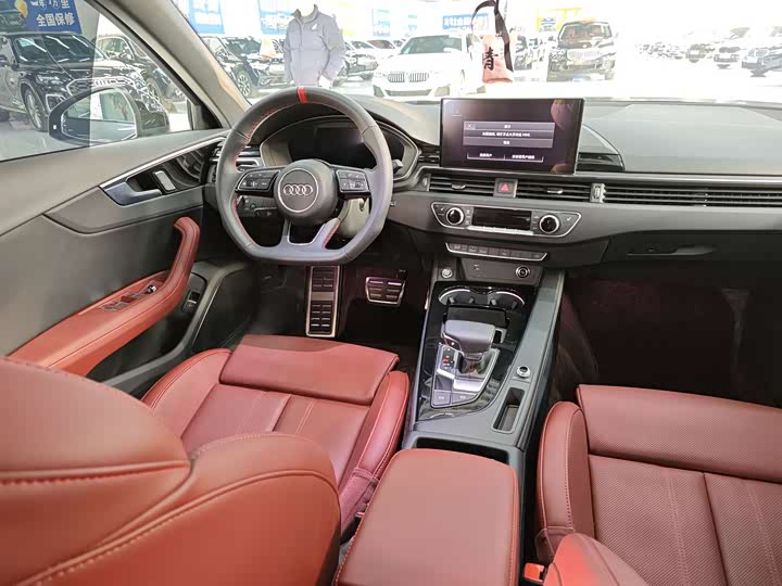 Audi A4L 2025 2025款 200万辆悦享版 40 TFSI 豪华动感型