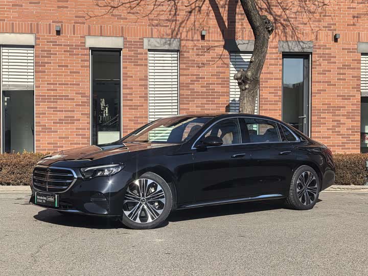 Mercedes-Benz E-Class Hybrid 2024 2024款 E 350 e L 插电式混合动力轿车