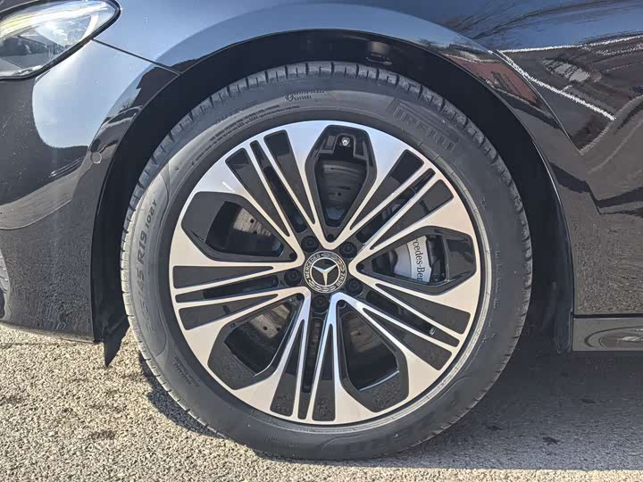 Mercedes-Benz E-Class Hybrid 2024 2024款 E 350 e L 插电式混合动力轿车