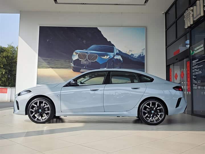 BMW 2 Series 2025 2025款 225L M运动曜夜套装