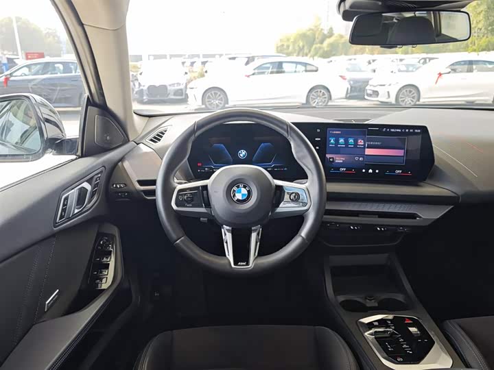 BMW 2 Series 2025 2025款 225L M运动曜夜套装