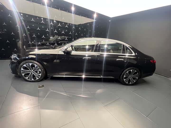 Mercedes-Benz E-Class Hybrid 2024 2024款 E 350 e L 插电式混合动力轿车