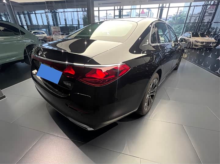 Mercedes-Benz E-Class Hybrid 2024 2024款 E 350 e L 插电式混合动力轿车