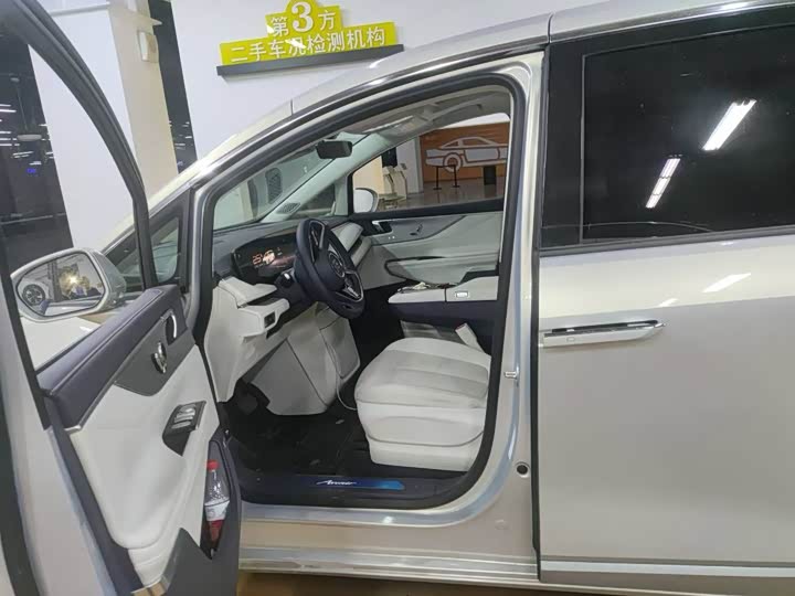 Buick GL8 Hybrid 2026 2026款 陆尊 奢享版