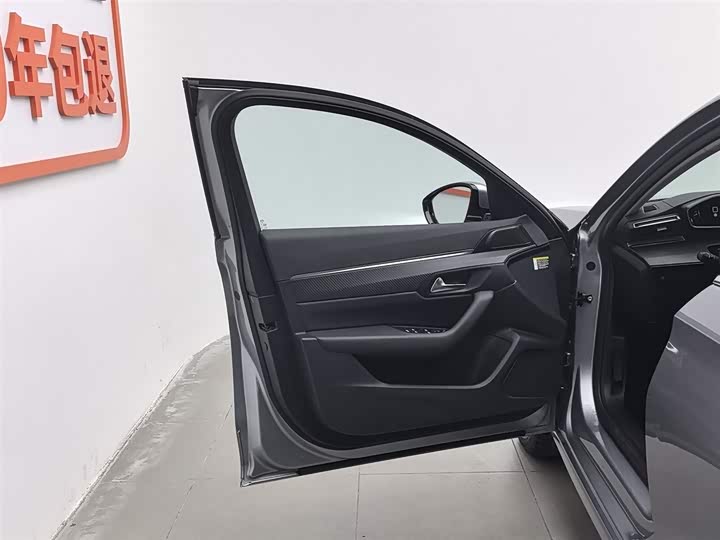 Peugeot 508 2022 2022款 508L 400THP PureTech 驾控版