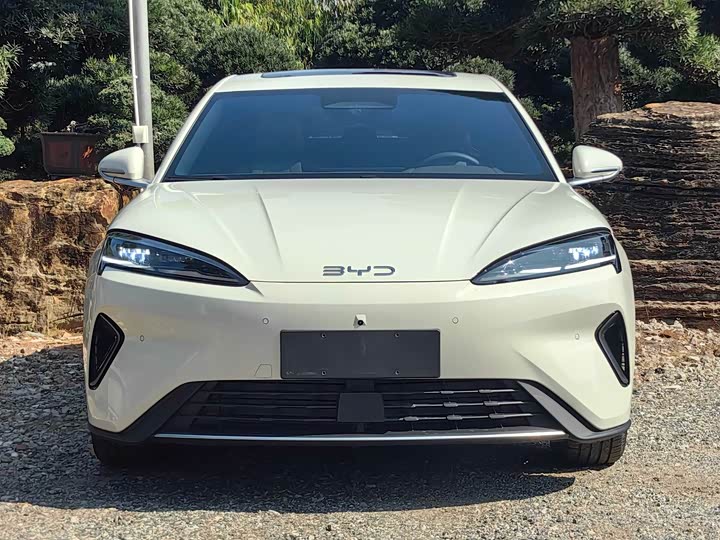 BYD Seal 07 DM-i Hybrid 2026 2026款 DM-i 1.5T 230km 尊荣型