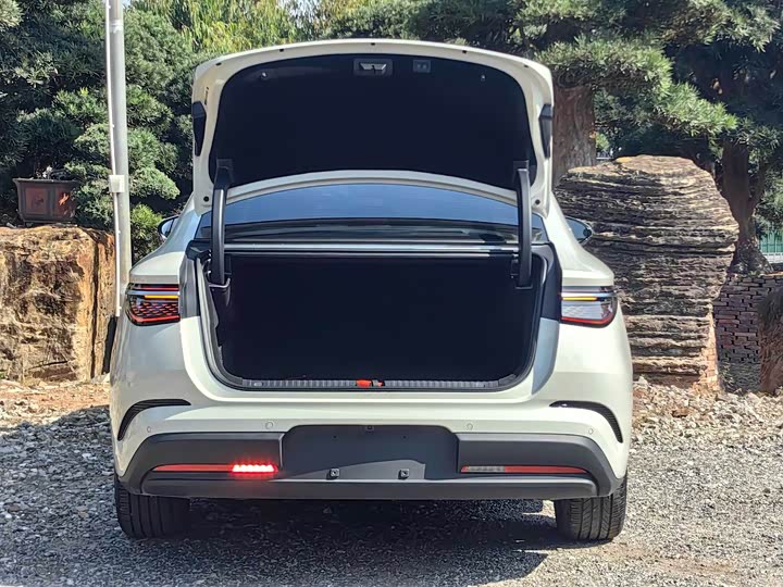 BYD Seal 07 DM-i Hybrid 2026 2026款 DM-i 1.5T 230km 尊荣型