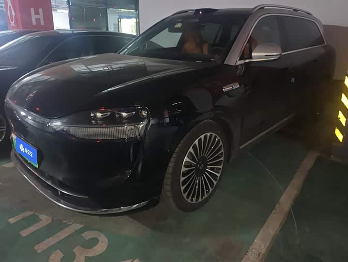 Aito M9 2025 2025款 增程 Ultra版 52kWh 6座版